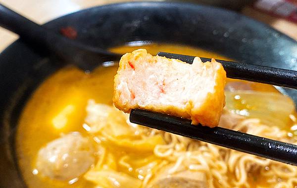 四維市場美食推薦│辣媽麻辣臭豆腐,有麻辣鴨血臭豆腐、紅燒鴨血 四維市場美食推薦│辣媽麻辣臭豆腐,有麻辣鴨血臭豆腐、紅燒鴨血