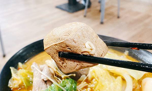 四維市場美食推薦│辣媽麻辣臭豆腐,有麻辣鴨血臭豆腐、紅燒鴨血 四維市場美食推薦│辣媽麻辣臭豆腐,有麻辣鴨血臭豆腐、紅燒鴨血