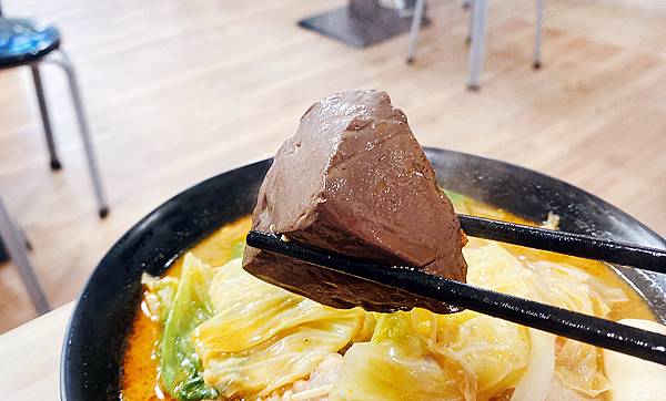 四維市場美食推薦│辣媽麻辣臭豆腐,有麻辣鴨血臭豆腐、紅燒鴨血 四維市場美食推薦│辣媽麻辣臭豆腐,有麻辣鴨血臭豆腐、紅燒鴨血