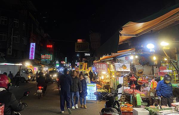 四維市場美食推薦│辣媽麻辣臭豆腐,有麻辣鴨血臭豆腐、紅燒鴨血 四維市場美食推薦│辣媽麻辣臭豆腐,有麻辣鴨血臭豆腐、紅燒鴨血