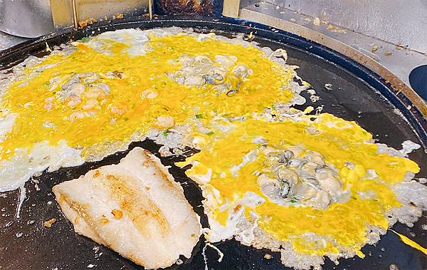 大橋頭美食推薦│延三夜市必吃蚵仔煎-東時鮮蚵(衝浪蚵仔),大橋頭捷運站周邊美食,每日東石鮮蚵直送-19.jpg