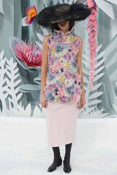 thefemin-chanel-spring-2015-couture-59-650x974