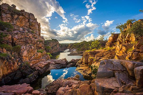 Katherine-Gorge-Peter-Eve_uxga.jpg