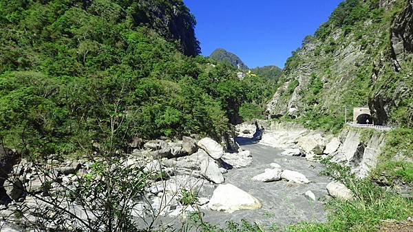 DSC_0085.JPG DSC_0085.JPG