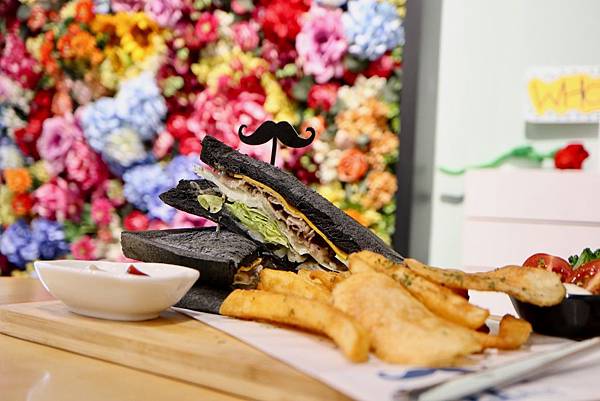 Who%5Cs Tea 鬍子茶-J.JPG Who%5Cs Tea 鬍子茶-J.JPG