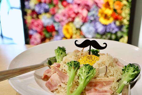 Who%5Cs Tea 鬍子茶-P.JPG