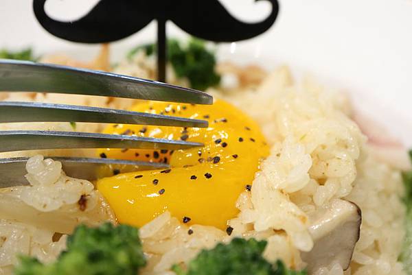 Who%5Cs Tea 鬍子茶-T.JPG