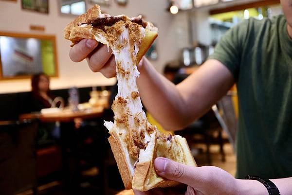 鯊魚咬土司 鯊魚咬土司