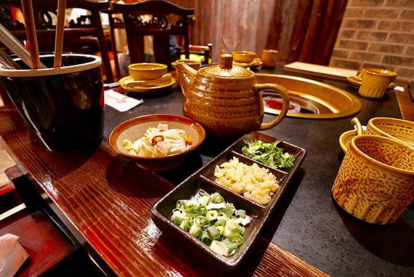 蔡記隆府龍頭寺老灶火鍋