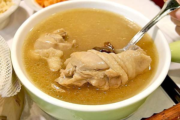長富旅店小農湯品_寶來梅子雞湯04.jpg