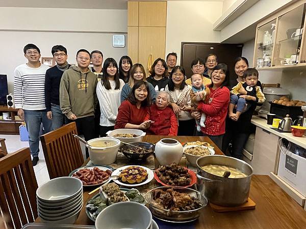 【生活】2023新春年節家人團聚、兄弟大飯店 【生活】2023新春年節家人團聚、兄弟大飯店