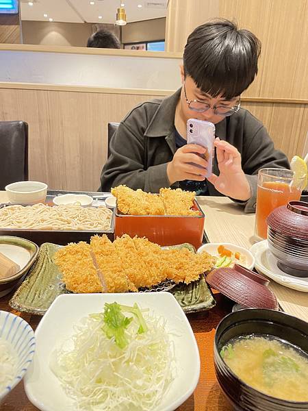 【台中美食】客美多咖啡、一風堂、大戶屋～來自日本美食