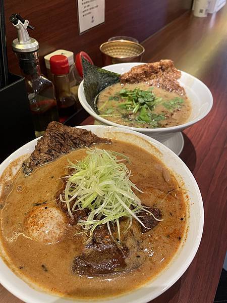 【台中美食】阿飛Brunch、新一壽司丼、福屋拉麵~4顆星↑