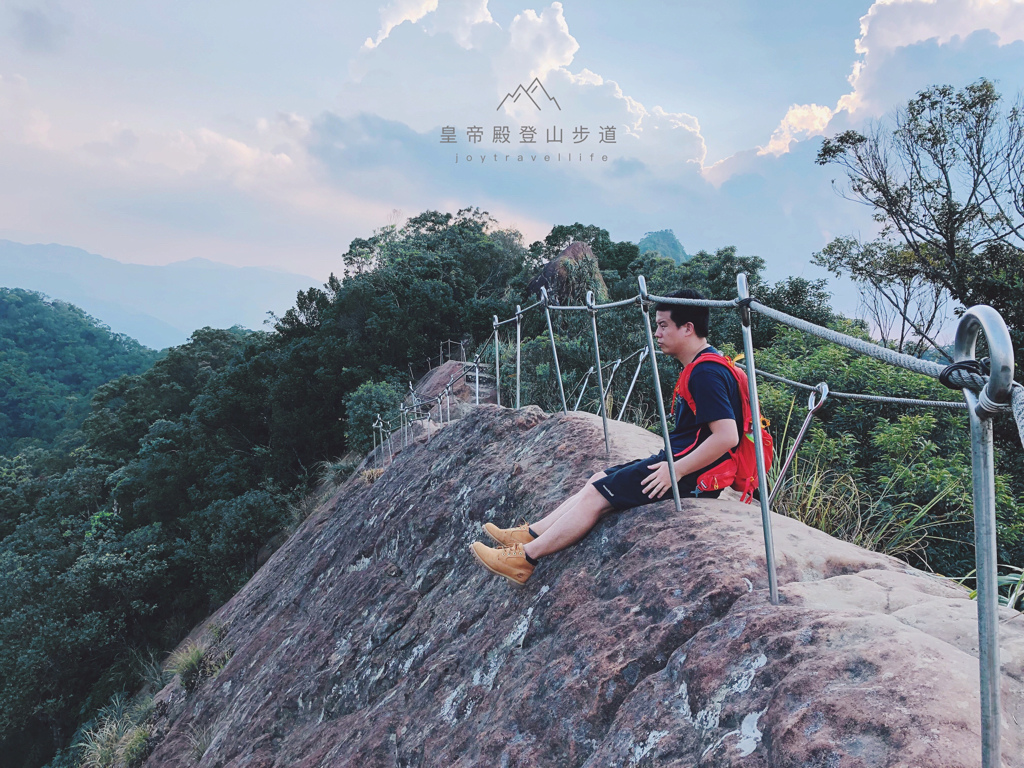 石碇,皇帝殿登山步道,東峰,西峰,鐵鏈攀岩,石碇老街,北部天然攀岩場,新北,皇帝殿,攀岩,登山步道,新北景點,新北登山步道,石碇景點,石碇登山步