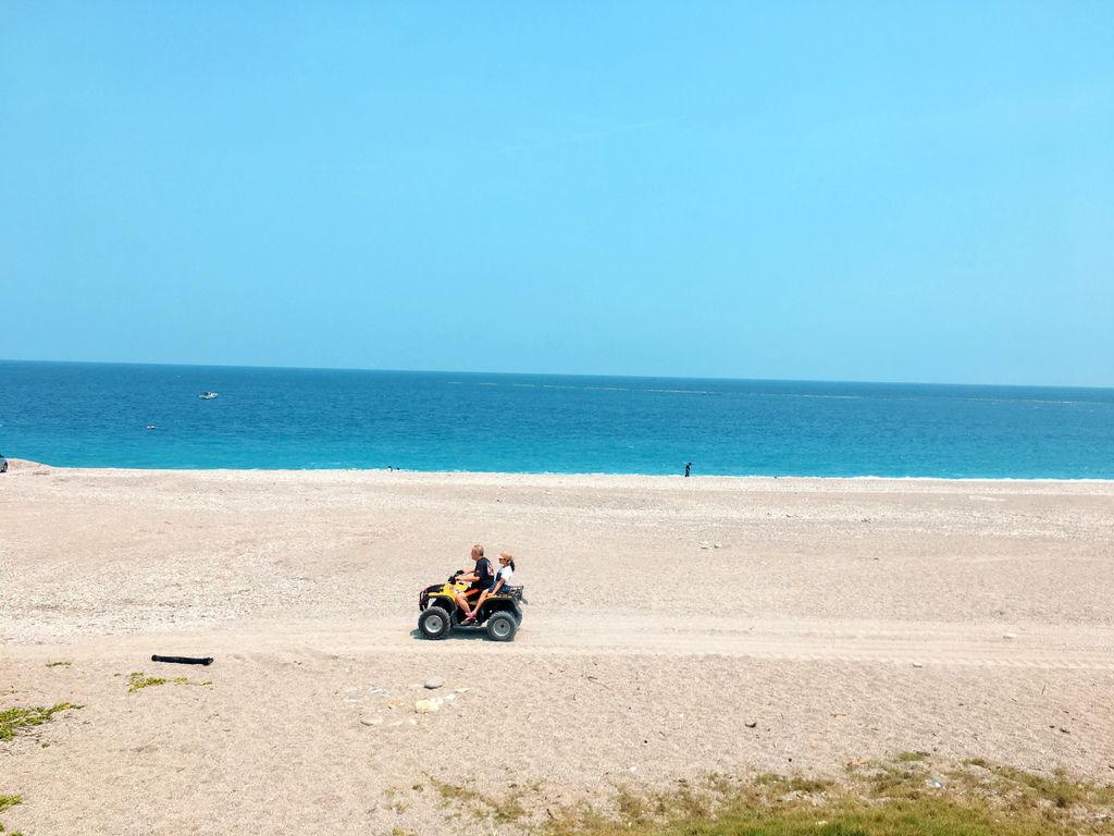 美國黑金 探訪花蓮絕景：七大海邊秘境與夢幻打卡點，絕美旅程等