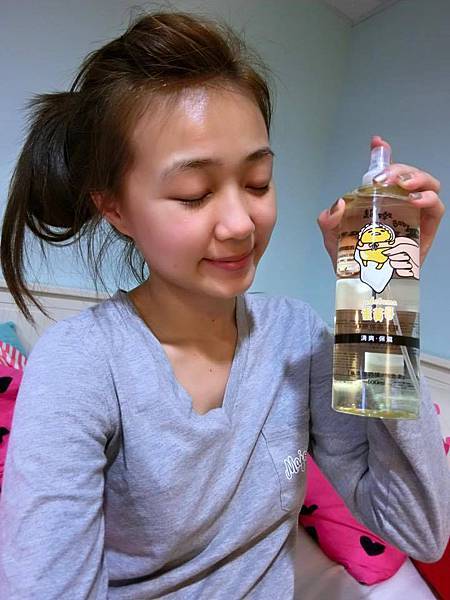 【無油卸妝水推薦】萌系保養~~卸得超乾淨的KITTY無油卸妝水+蛋黃哥膠原保濕系列 【無油卸妝水推薦】萌系保養~~卸得超乾淨的KITTY無油卸妝水+蛋黃哥膠原保濕系列