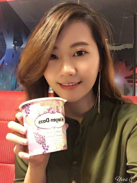 【雙眼皮貼推薦】(影音) 雙眼皮貼教學。內雙人也能搞定漂亮的眼皮摺線。 E. Heart 單面定型隱形雙眼皮貼