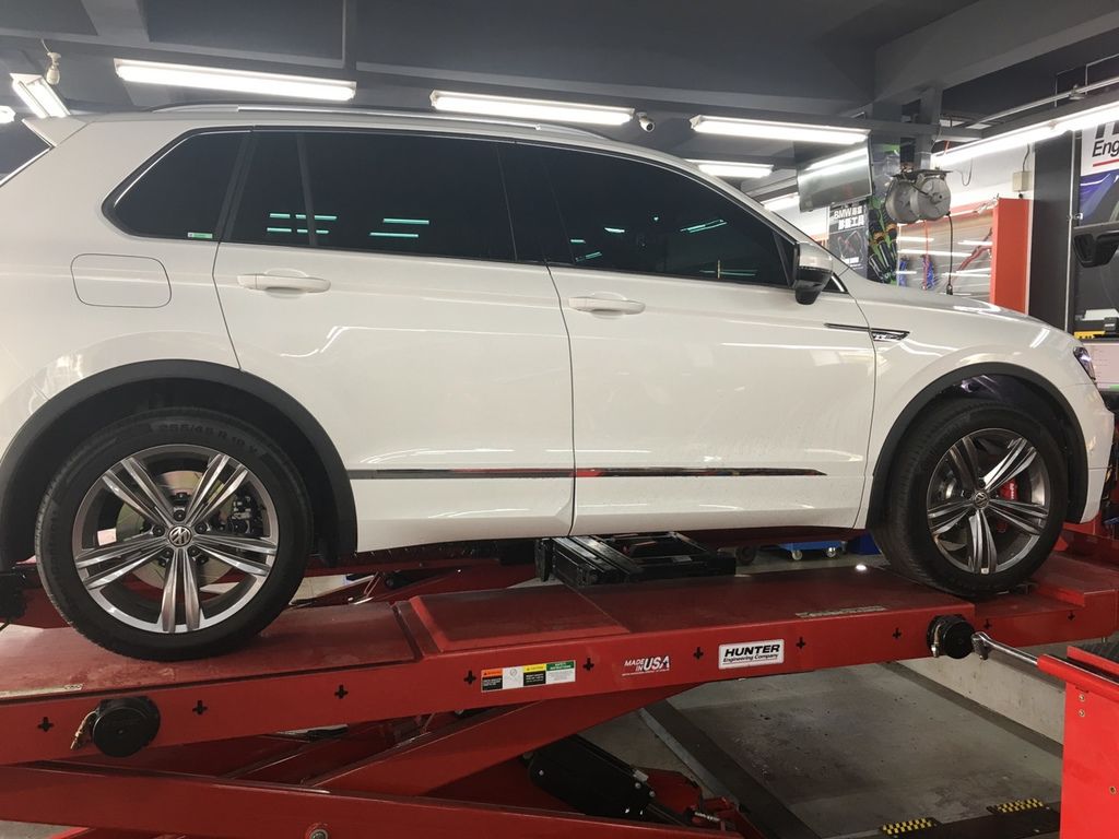 VW TIGUAN TDI升級AP煞車卡鉗套件組，前AP卡鉗搭配後加大碟盤，來令片使用百年品牌FERODO。