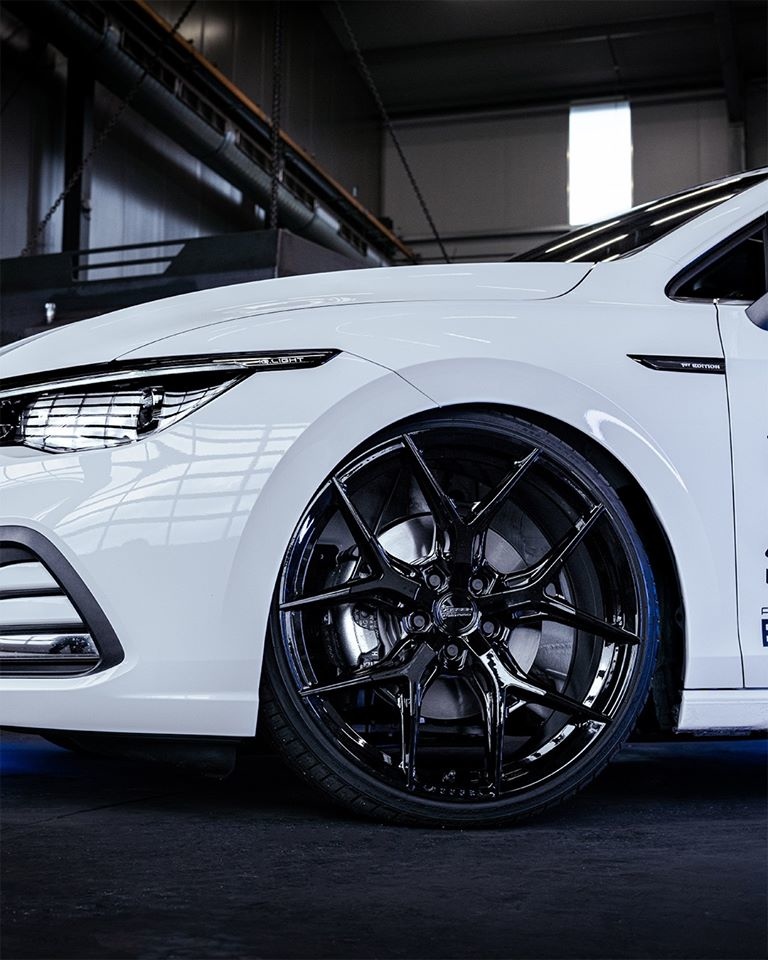 Vossen Wheels 20吋鋁圈 HF-5 on NEW VW Golf 8