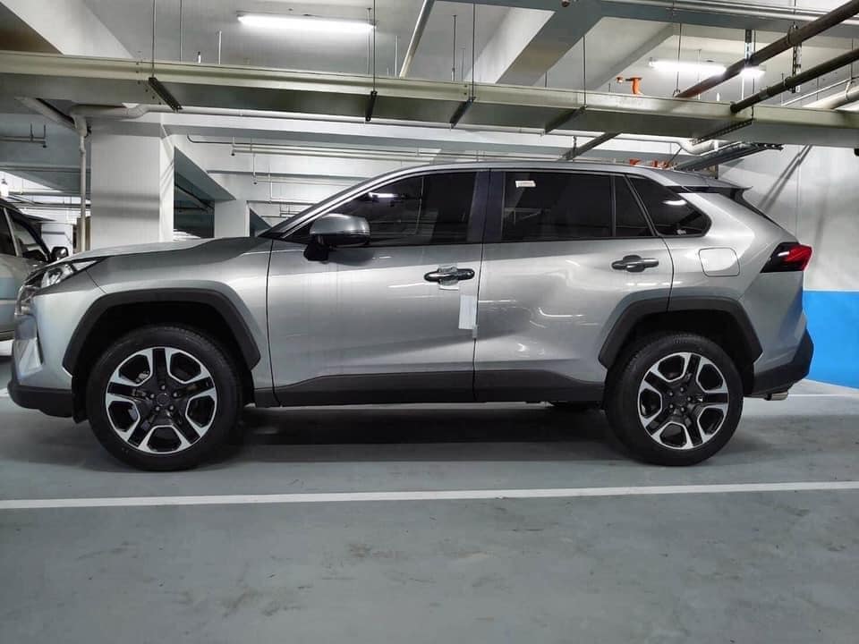 RAV4車主採用  SIwheels 型號TU13D  19inch 旋壓製成 11.5公斤鋁圈