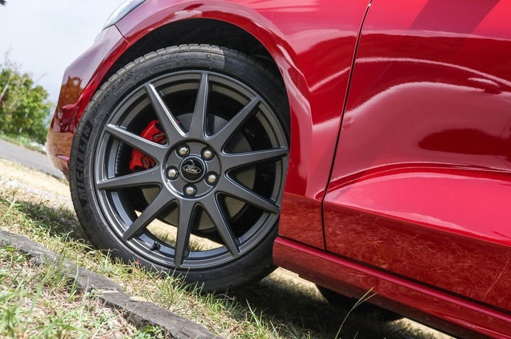 福特 Focus mk4鋁圈輪胎規格及改裝品懶人包