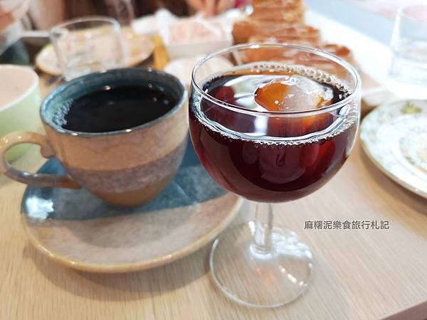 寵物友善餐幸福咖啡廳,不限時、提供甜點、鬆餅、早午餐、下午茶『小幸福咖啡』