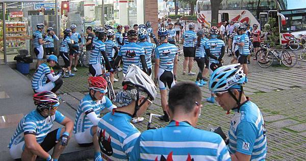 179615_240659766049921_1747870622_n