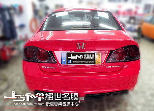 1040809-Honda CIVIC 八代 紅 引擎蓋卡夢+前後淺黑燈膜 (3).JPG