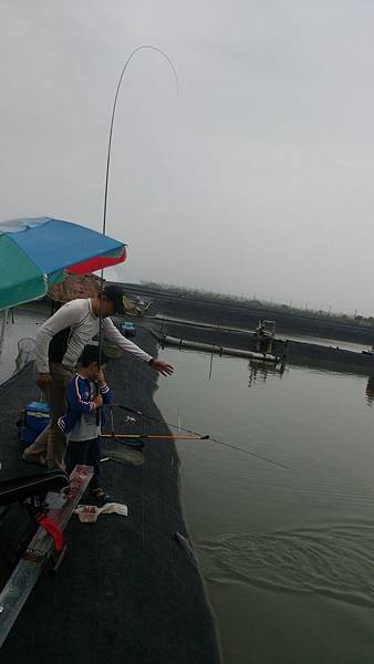 池邊童趣