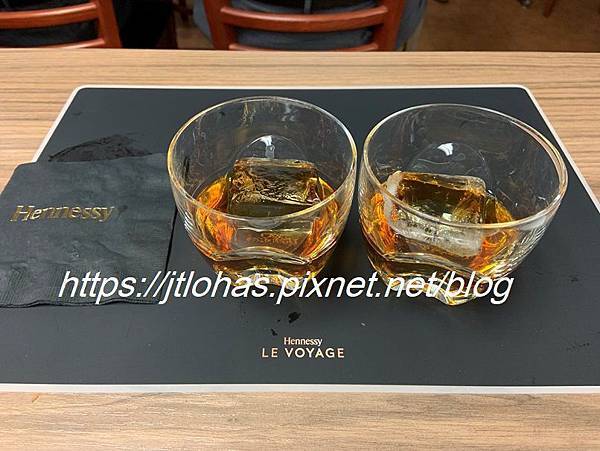Happy Hour for Two-210.JPG Happy Hour for Two-210.JPG