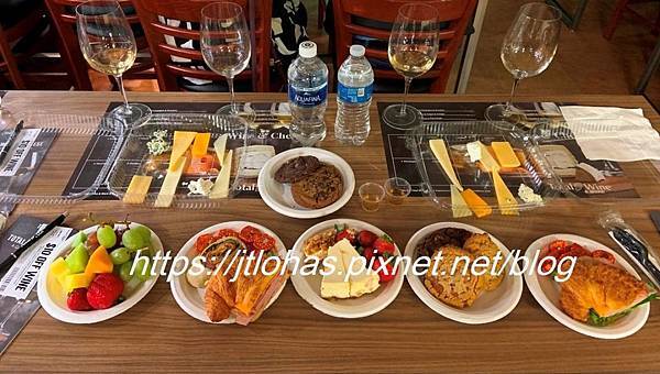Happy Hour for Two-287.JPG Happy Hour for Two-287.JPG