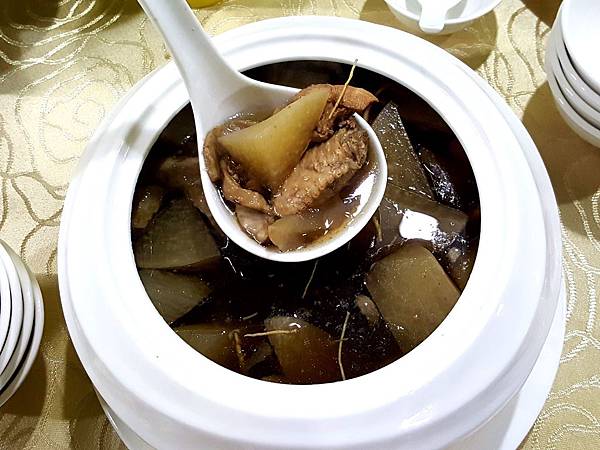 老中青雞湯.jpg 老中青雞湯.jpg