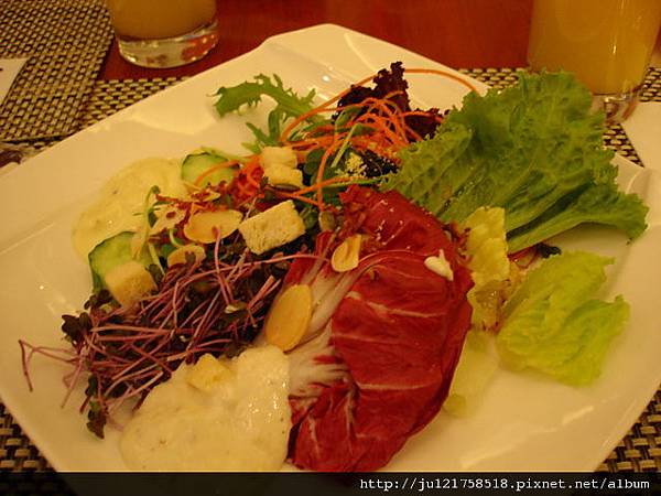 首都飯店牛排館+新店摩鐵 首都飯店牛排館+新店摩鐵