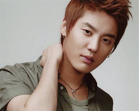 wpid-xiah_junsu_artist_of_the_month_august_2001