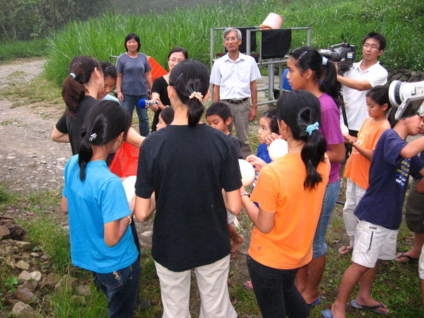 錫安山20081016-東森電視記者上錫安山採訪-10.JPG