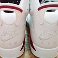 Air Jordan 6 Retro Maroon 實物曝光 (1).jpg