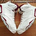 Air Jordan 6 Retro Maroon 實物曝光 (2).jpg