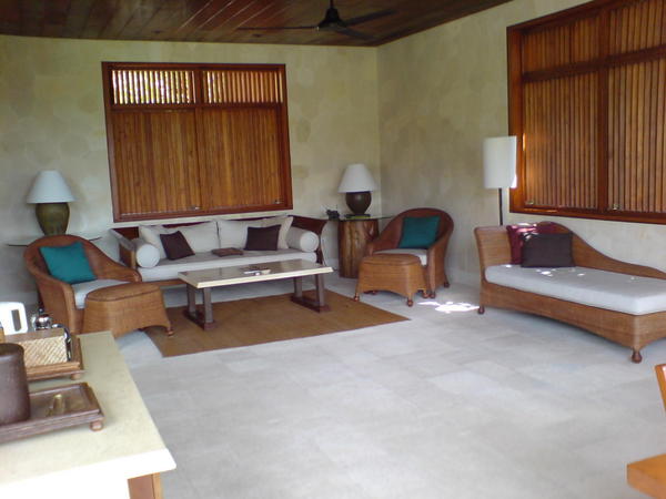 One-bedroom villa-living room