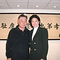 5-35Judy拜訪理成集團董事長衣治凡於辦公室合影2009-3-12