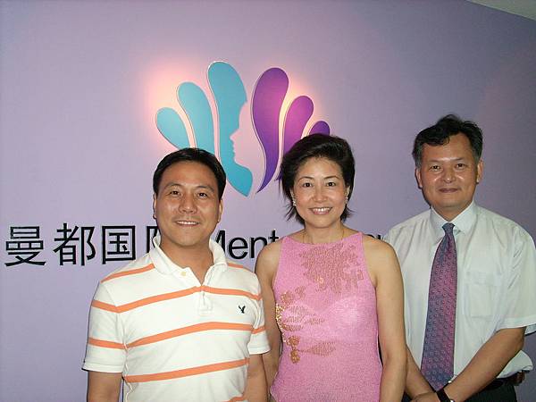 5-40(左)曼都國際總經理賴志郎,畢加索國際總經理林達宏於上海曼都合影2007-8-17