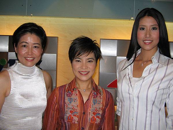 7-4Judy與女兒陸珮妤拜訪TVBS名主持人李豔秋