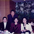 18(自右)名演員胡錦,凌波暨先生金漢與陸莉玲於遠東飯店餐廳合影