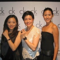 2-17(自左)好友陳明儀,Judy & Wennie於CK Watcdes & Jewelry新產品發表會舞台前合影2005-7