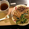 20061017Dinner蔥燒牛肉漢堡排義大利麵.jpg