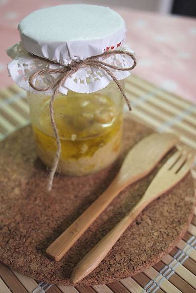 橄欖油蒜泥裝罐
