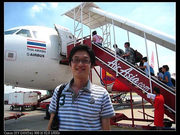 031_要搭飛機回台灣啦  亞航AirAsia的飛機