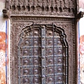 IMG_1490裝飾繁複的門.jpg