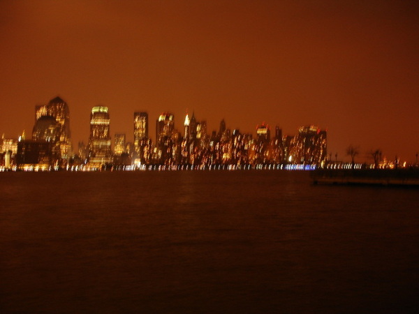 不太清楚的曼哈頓夜景 