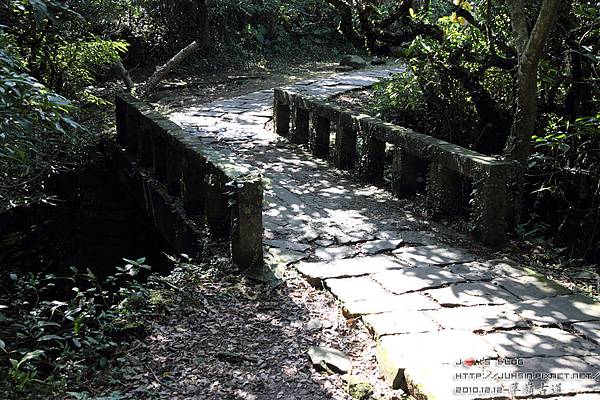 草嶺古道