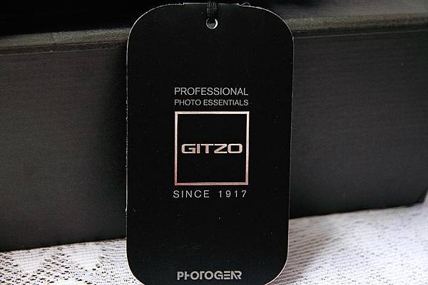 GITZO Traveler GT1541T / 1541T 6X 碳纖維三腳架 (文祥貿易公司貨) 贈 VB12T 腳架套、GITZO 原廠腳架套 (型號 GC1201T / 1201T)、Photo Clam PC-33NS (紅色) 載重30公斤水平儀+阻尼鎖 (公司貨)